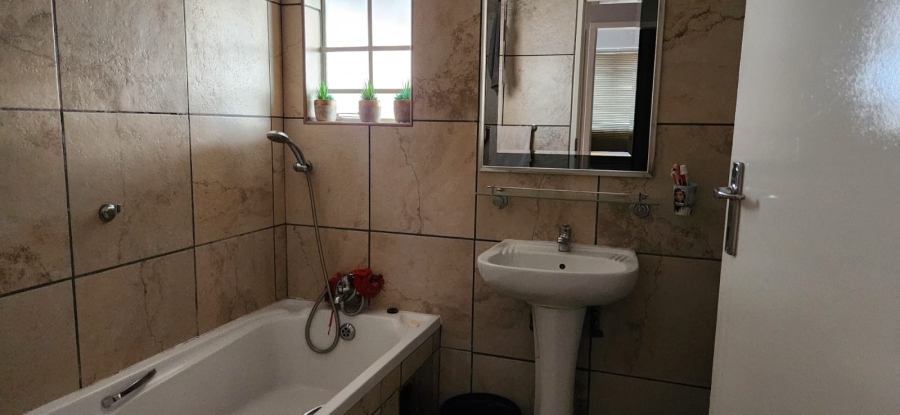 3 Bedroom Property for Sale in Waterval East North West